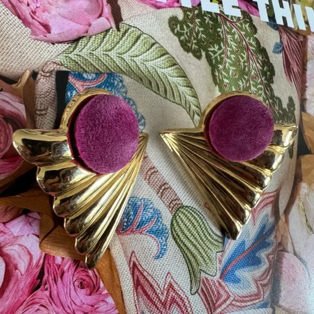 VTG Gold Fan Pink Suede Post Earrings - Picture 3 of 8